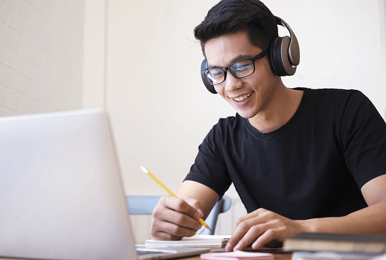 online-career-training-at-uei-college
